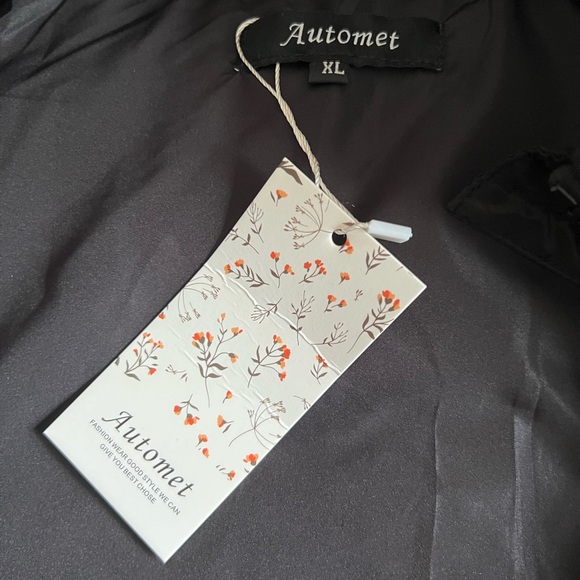 Automet Black Puffer Vest - Picture 5 of 5